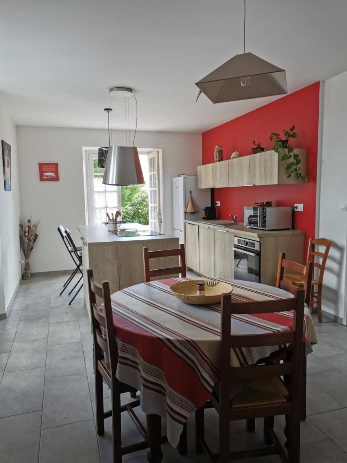 Logement Calme Et Authentique A Еспелет Екстериор снимка